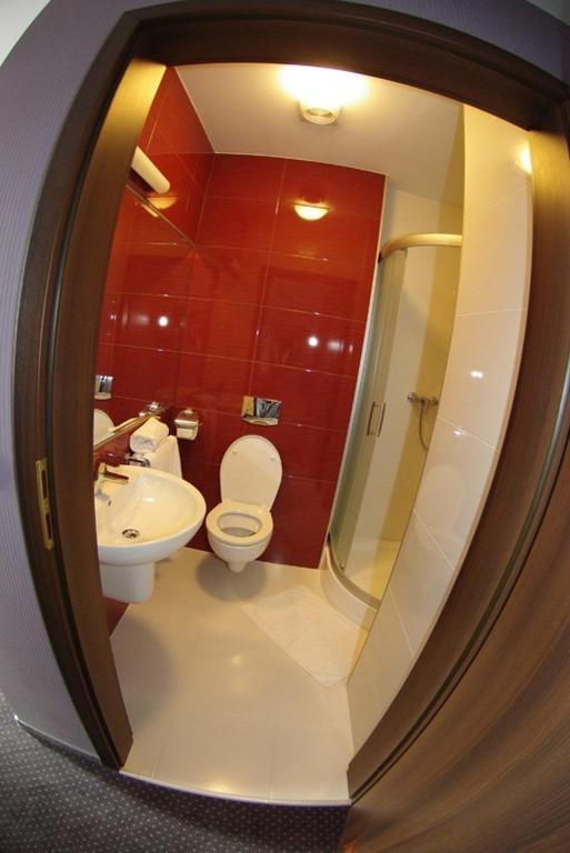 Hotel Pod Zlota Korona Opole Oda fotoğraf
